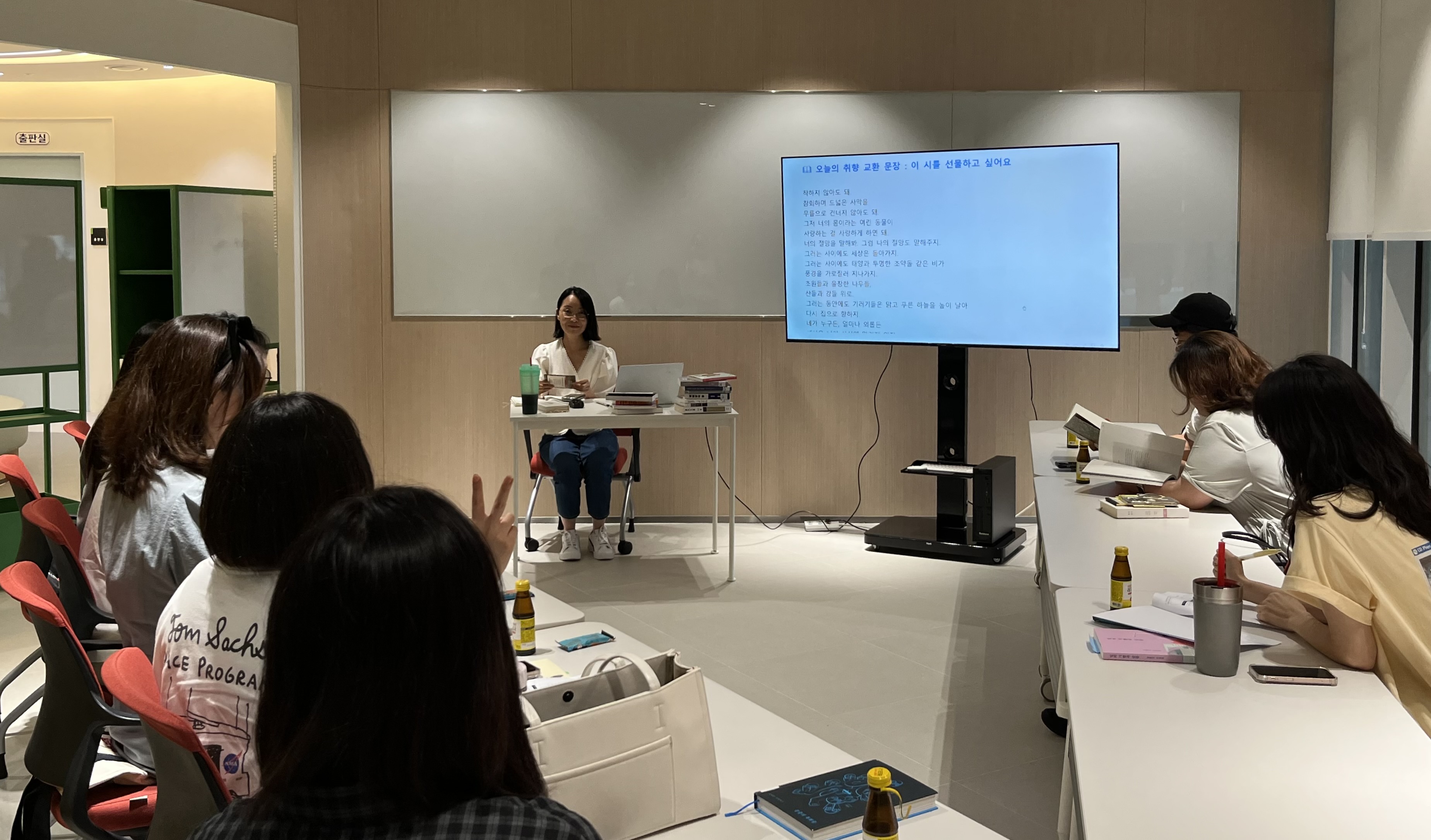 경기도서관, 도민과 함께 읽고 쓰는 ‘문학상주작가 프로그램’ 운영